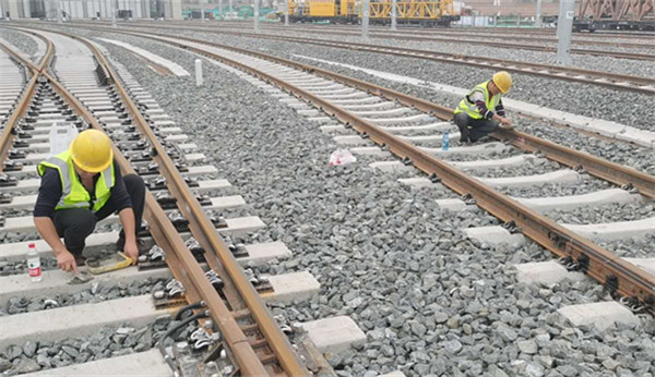 西安地(dì)鐵9号線(xian)使用公(gōng)司的預(yu)應力混(hùn)凝土軌(guǐ)枕産品(pin)