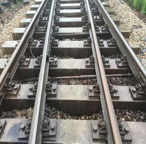 小編給你講(jiǎng)解鋼軌的枕(zhen)頭的作用